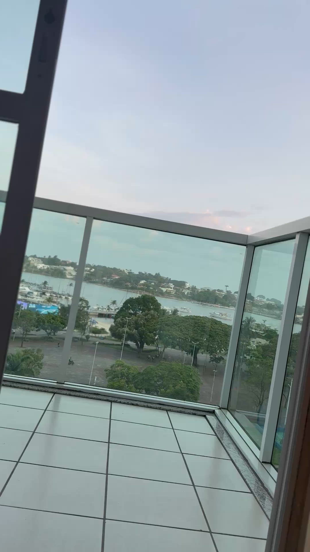 Vídeo Aliça Fernandes, Vila Velha ES - Faço o momento valer a pena - Clique para assistir