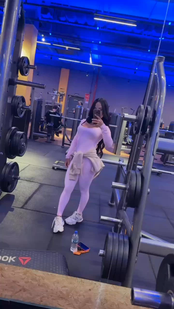 Vídeo Ana Paula Prates, Vitória ES - Pequena de corpo escultural - Clique para assistir