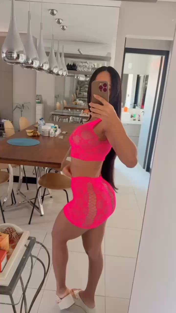 Vídeo Ana Paula Prates, Vitória ES - Pequena de corpo escultural