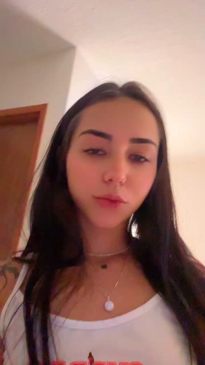 Vídeo Angel Reis, Vitória ES - Rostinho de anjo corpo de demónia - Clique para assistir