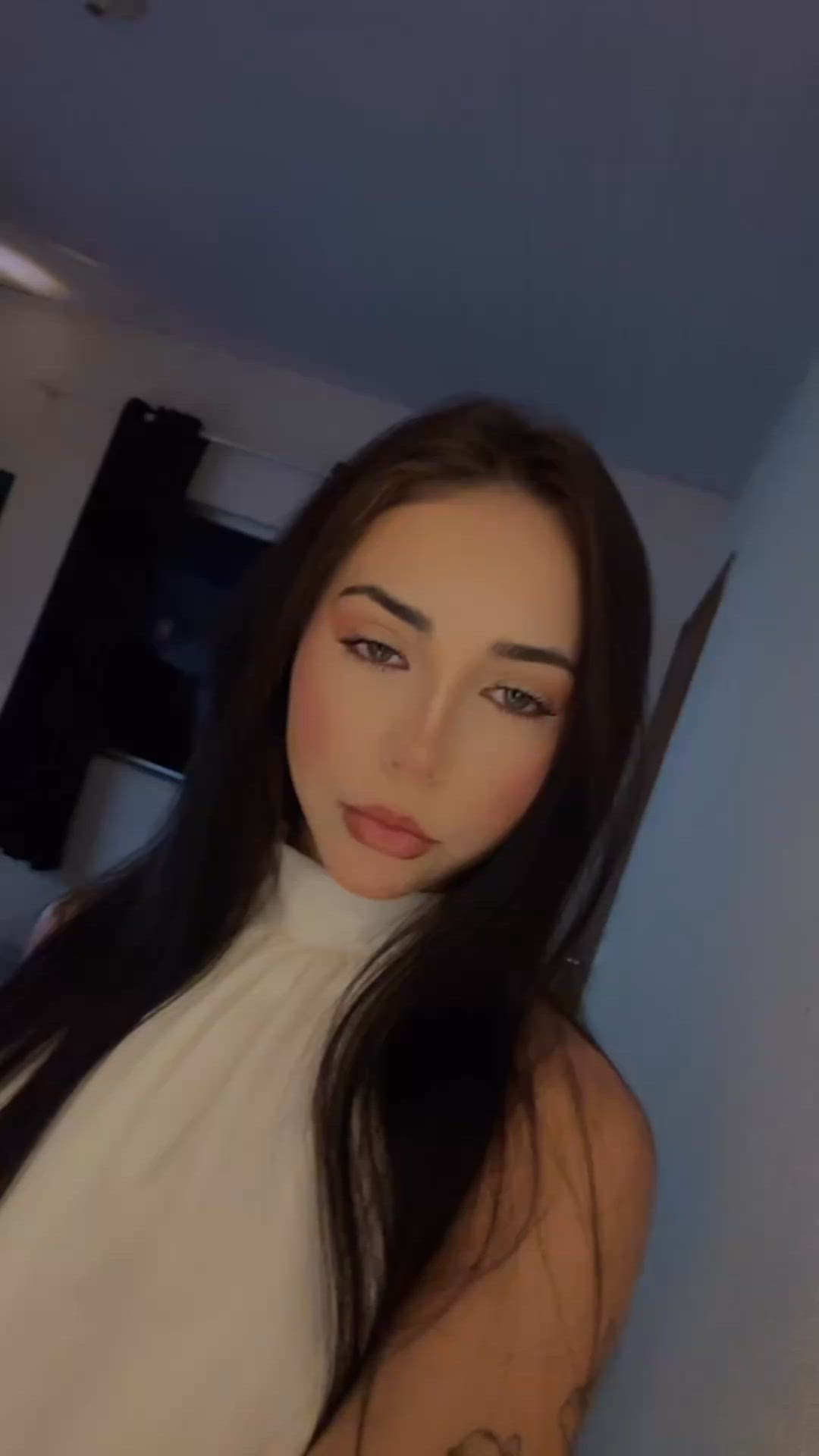 Vídeo Angel Reis, Vila Velha ES - Rostinho de anjo corpo de demónia - Clique para assistir