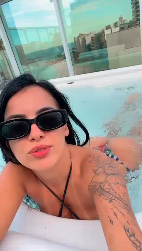 Vídeo Ariana Pachis, Vila Velha ES - Novinha siliconada amor