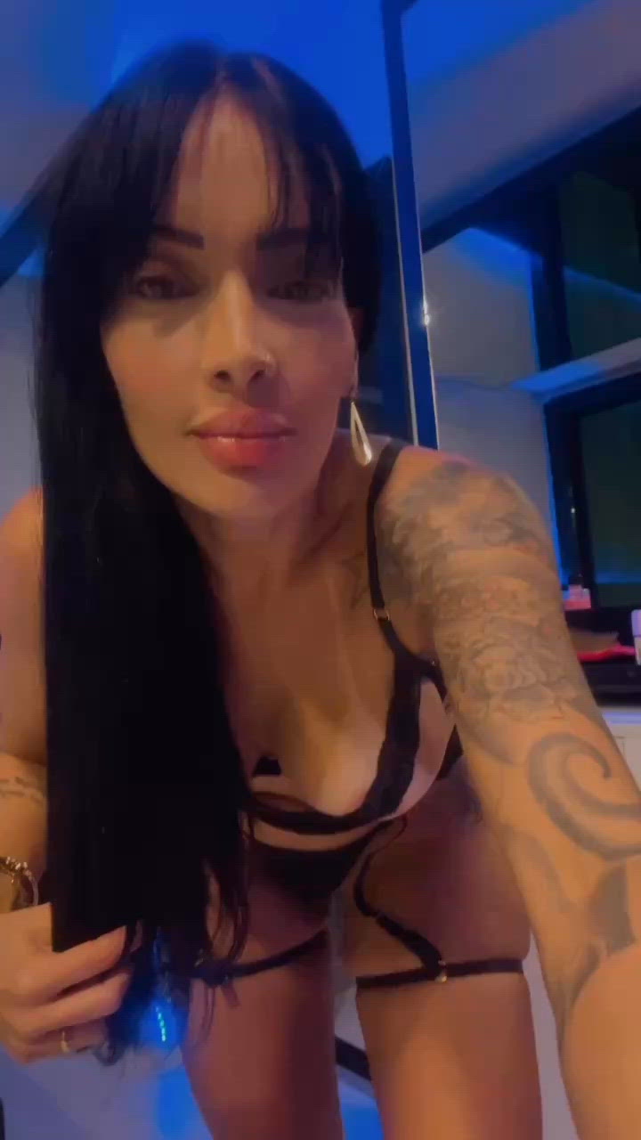 Vídeo Bella Portinari, Vitória ES - Estilo panicat - Clique para assistir