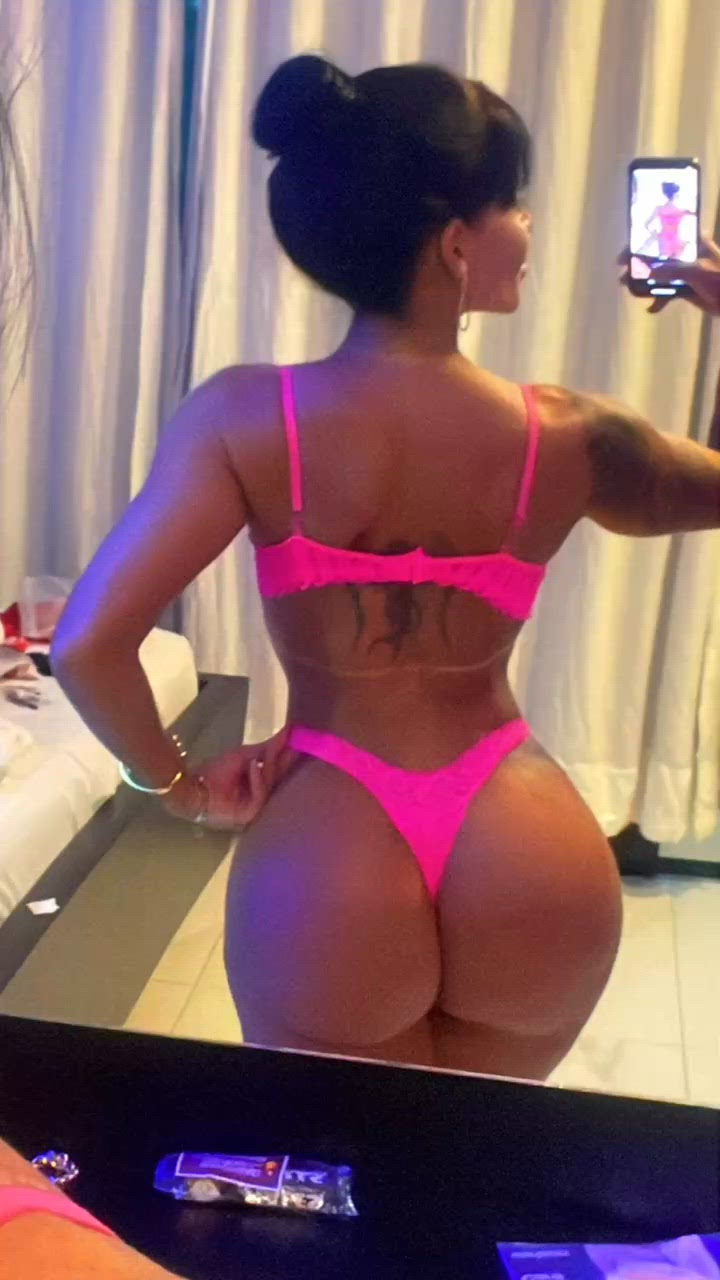 Vídeo Bella Portinari, Vitória ES - Estilo panicat - Clique para assistir