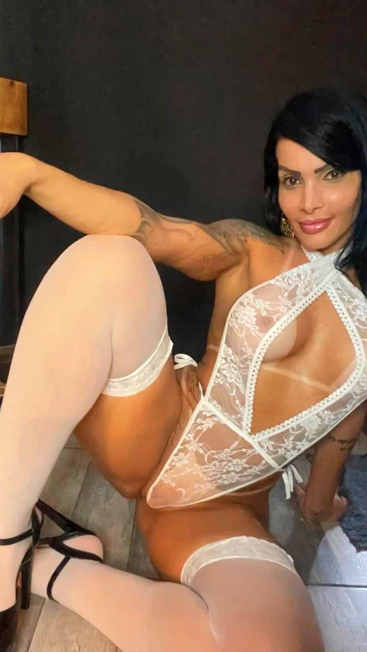 Vídeo Bella Portinari, Vitória ES - Estilo panicat - Clique para assistir