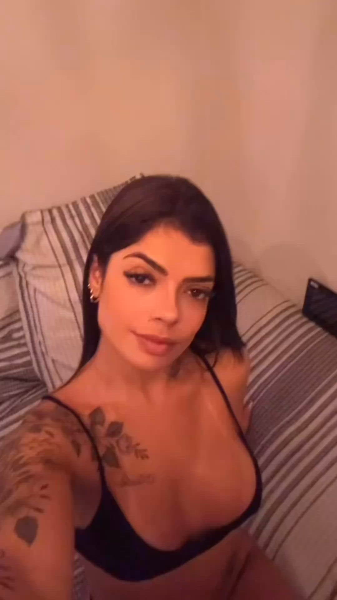 Vídeo Bia Salles, Vila Velha ES - Nova na cidade - Clique para assistir