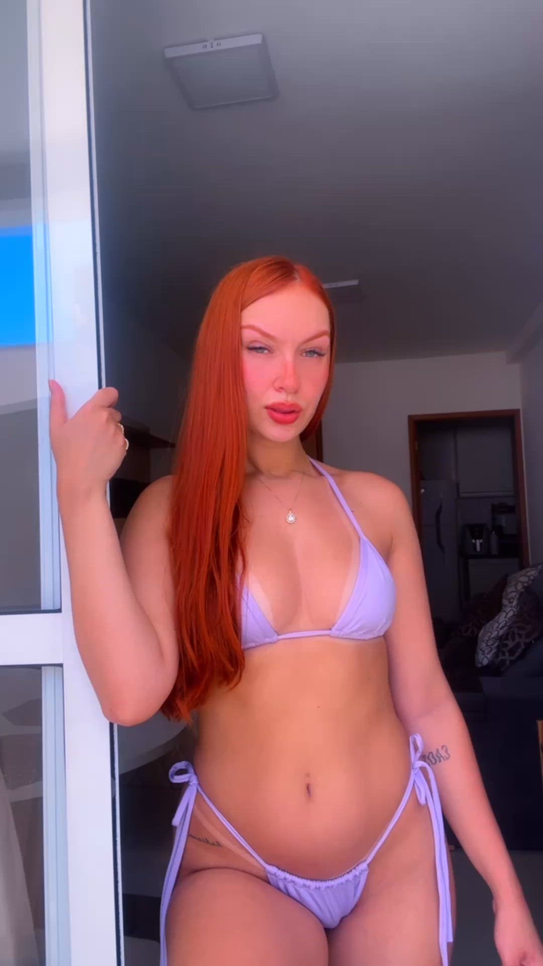 Vídeo Bianca Bicalho, Vitória ES - Mineirinha, alto padrão - Clique para assistir