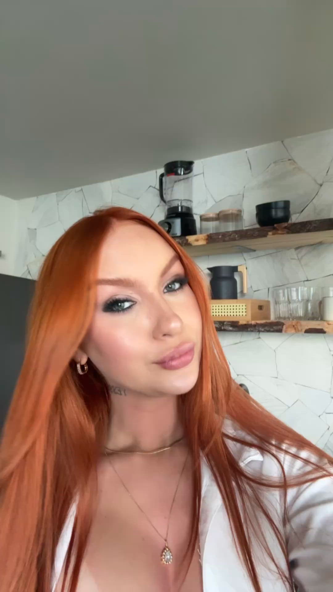 Vídeo Bianca Bicalho, Vitória ES - Mineirinha, alto padrão - Clique para assistir