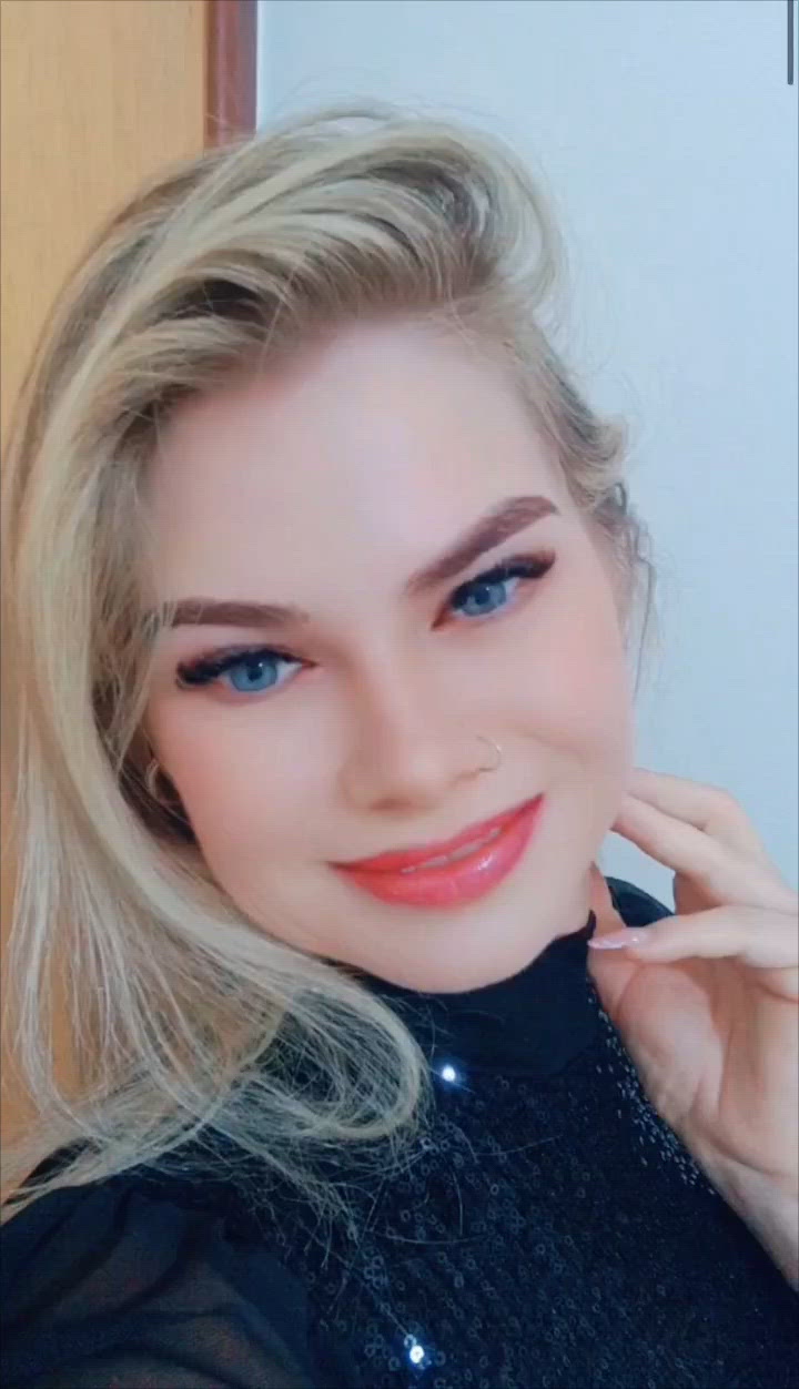 Vídeo Bianca Salles, Vila Velha ES - Loira natural,  estilo cavalona - Clique para assistir