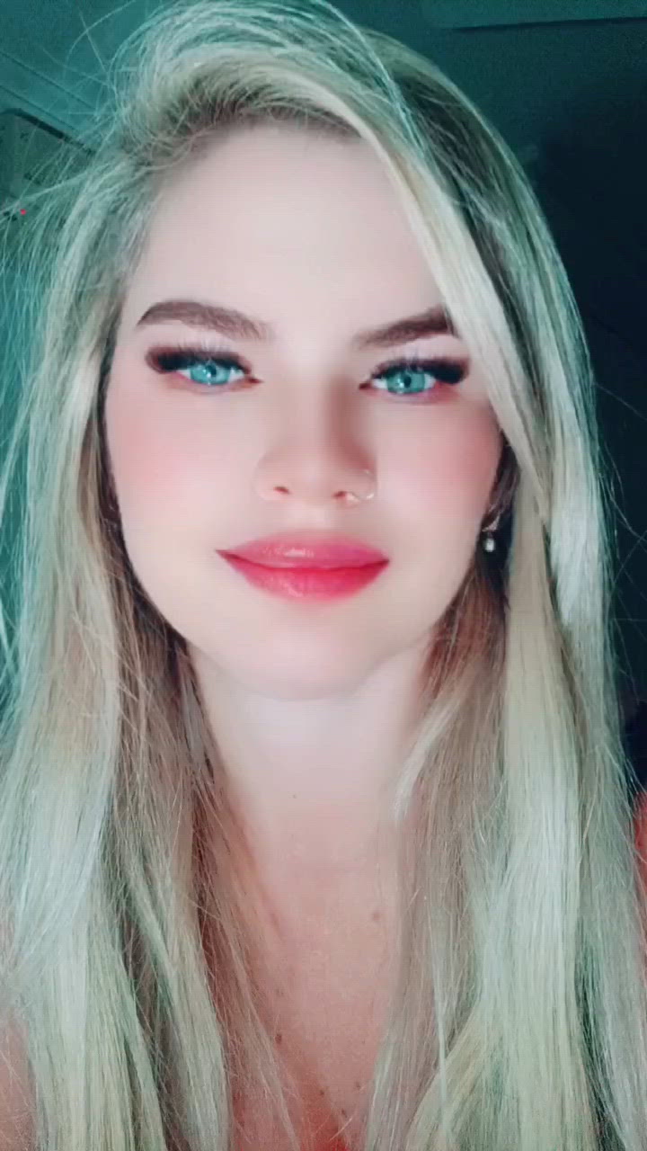 Vídeo Bianca Salles, Venda Nova do Imigrante ES - Loira natural,  estilo cavalona - Clique para assistir