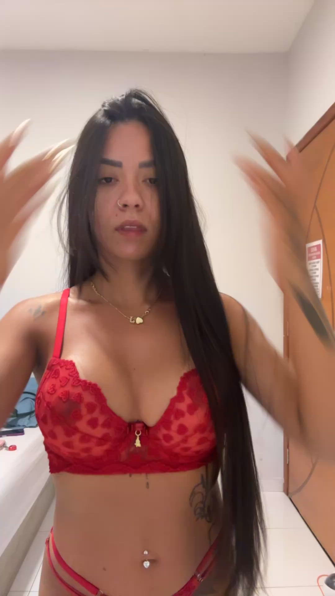 Vídeo Bruna Lima, Vila Velha ES - Goianinha  gostosa prontinha para de encher de prazer - Clique para assistir