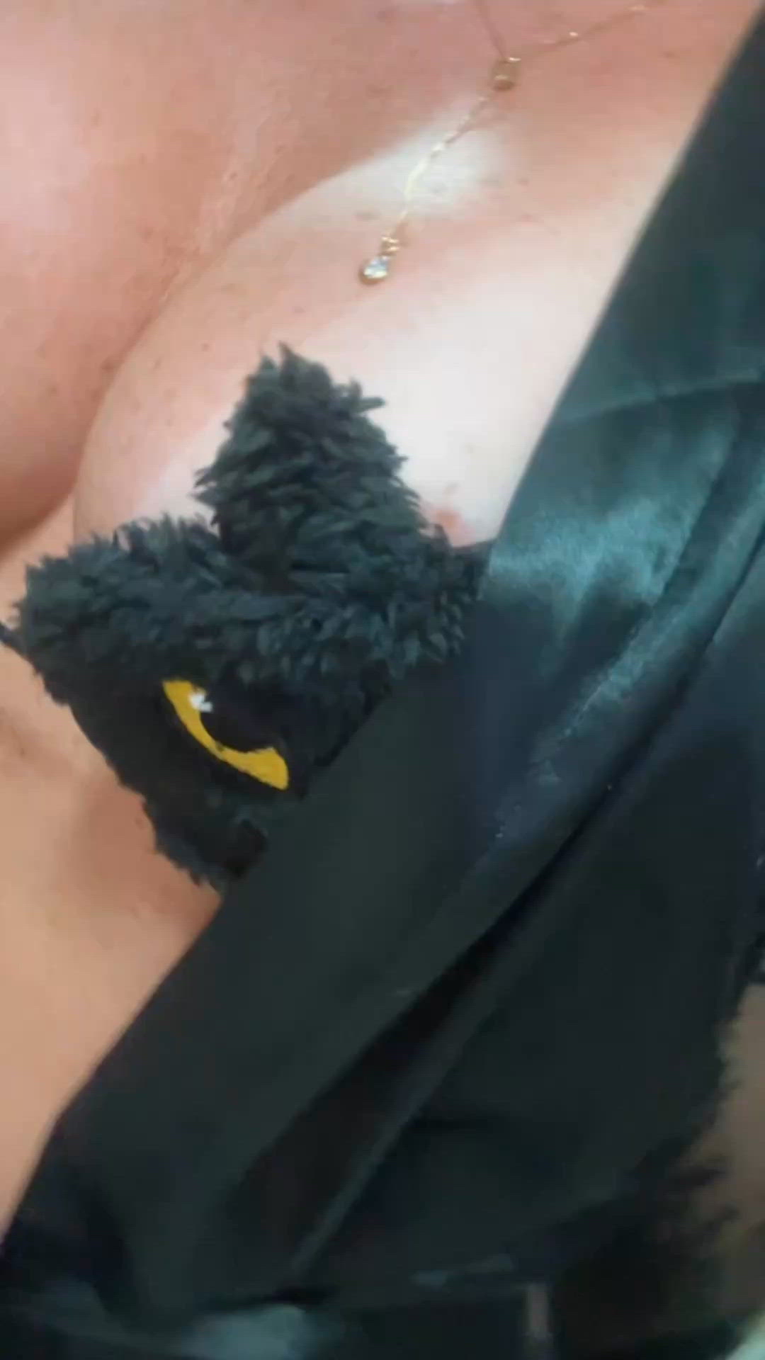 Vídeo Capitu, Vitória ES - Mineirinha bem feitinha e carinhosa - Clique para assistir