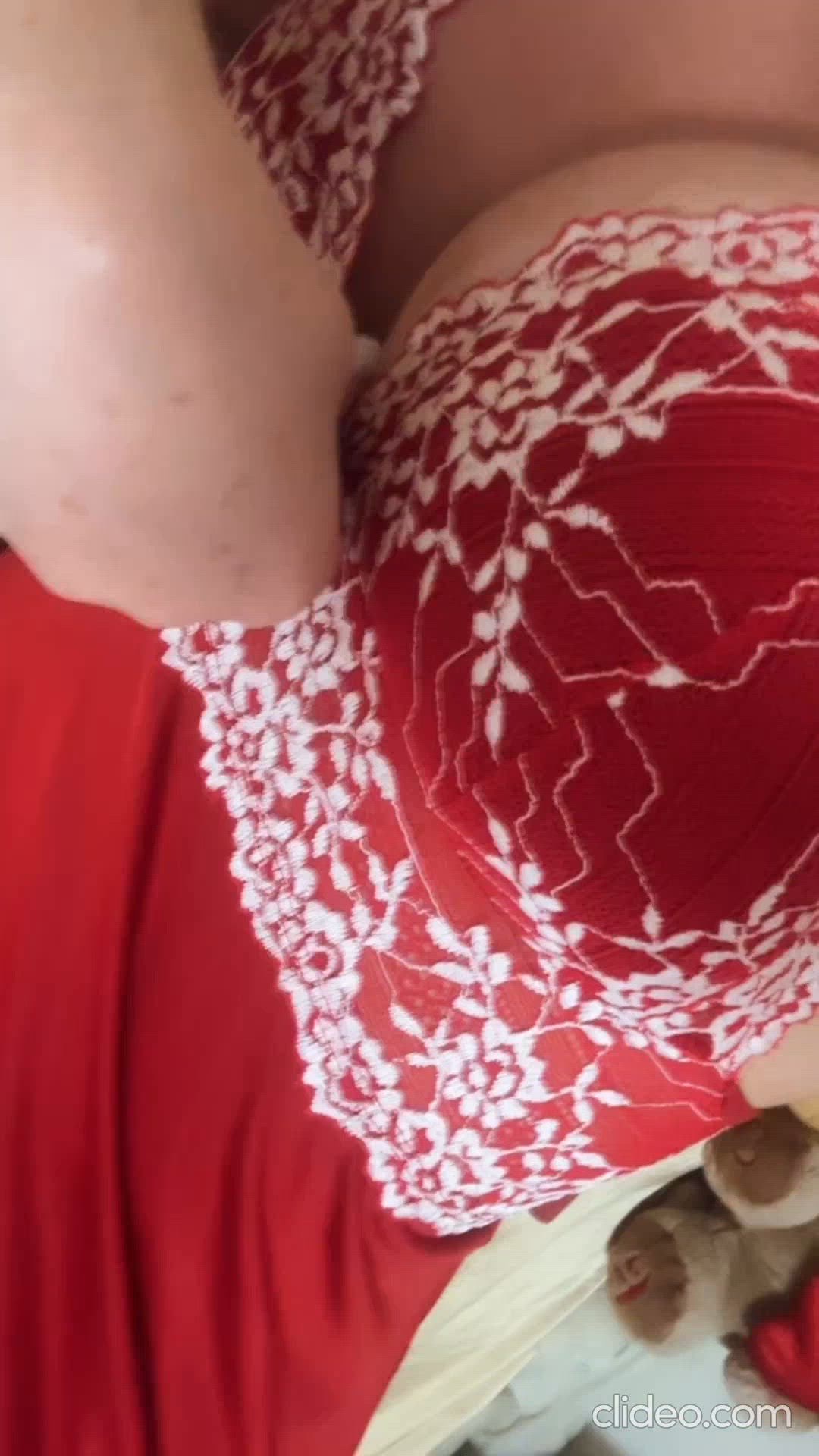 Vídeo Capitu, Campinas SP - Mineirinha bem feitinha e carinhosa - Clique para assistir