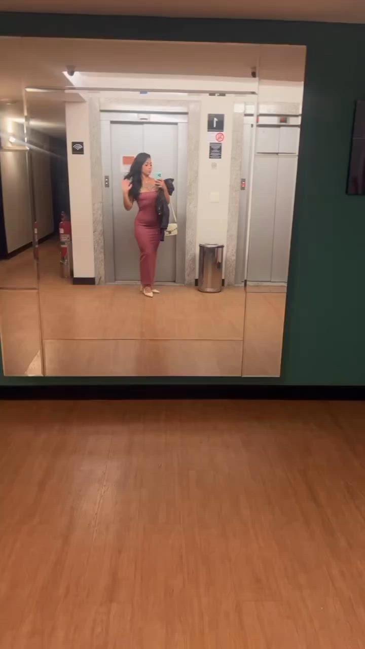 Vídeo Clara Aguiar, Vila Velha ES - Baixinha, tatuada, dançarina e muito safada - Clique para assistir