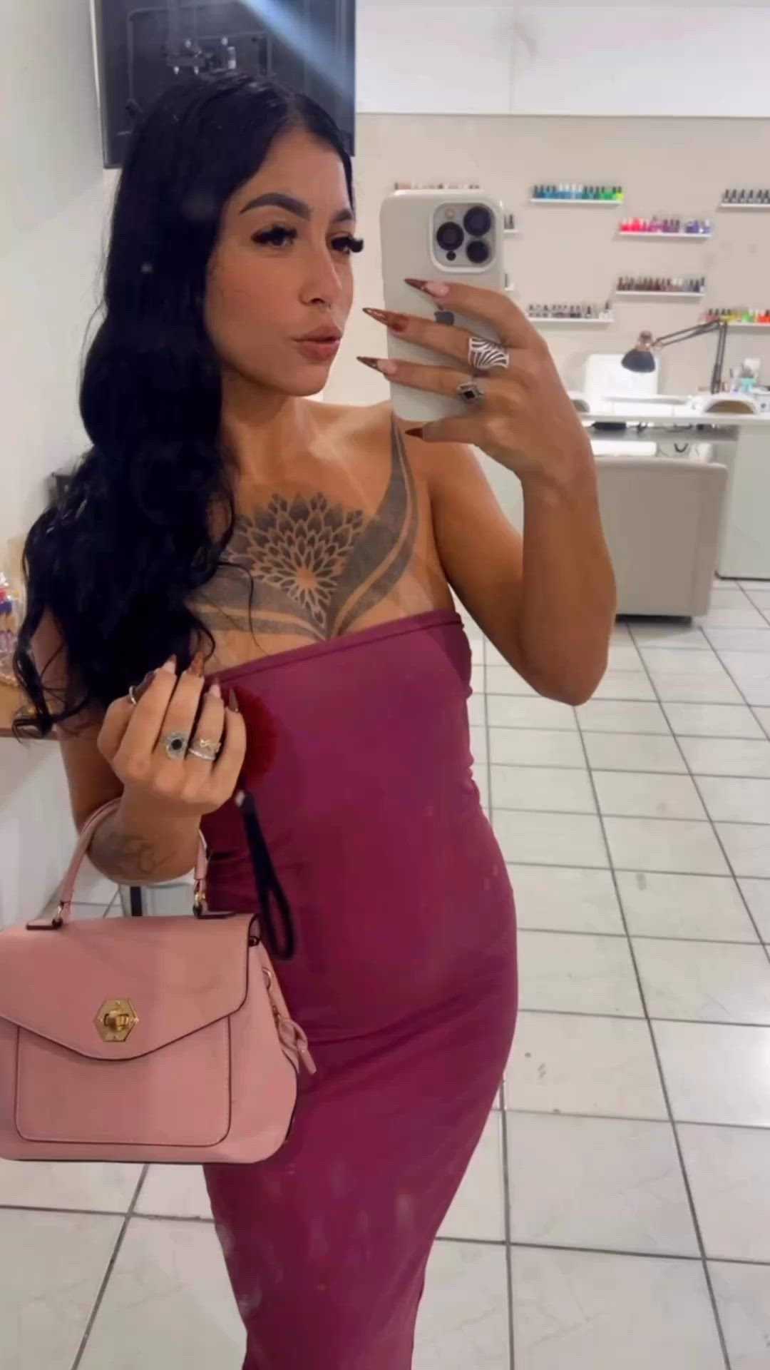 Vídeo Clara Aguiar, Vila Velha ES - Baixinha, tatuada, dançarina e muito safada