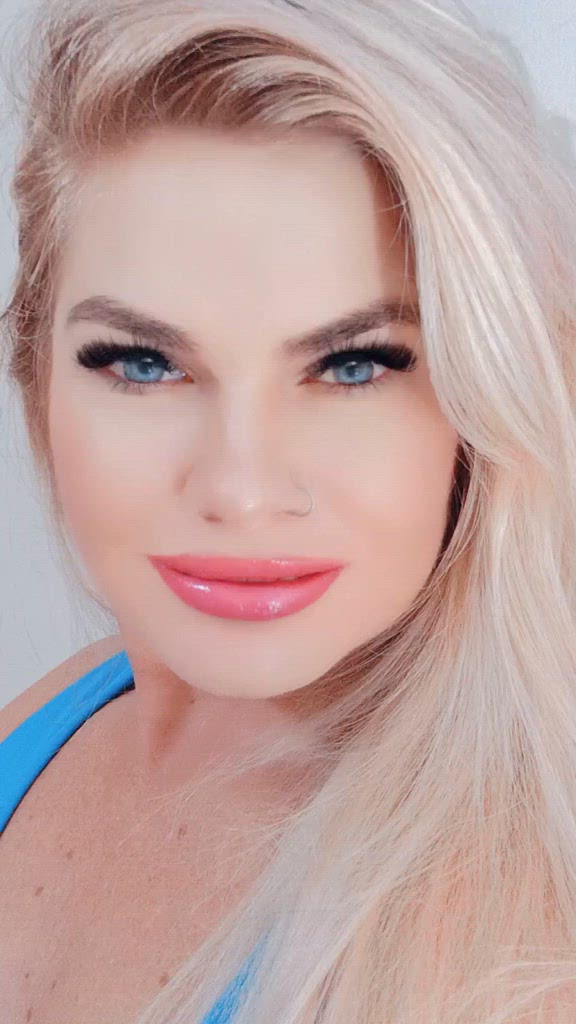 Vídeo Clara Mel, Vila Velha ES - Loira natural,  estilo cavalona - Clique para assistir