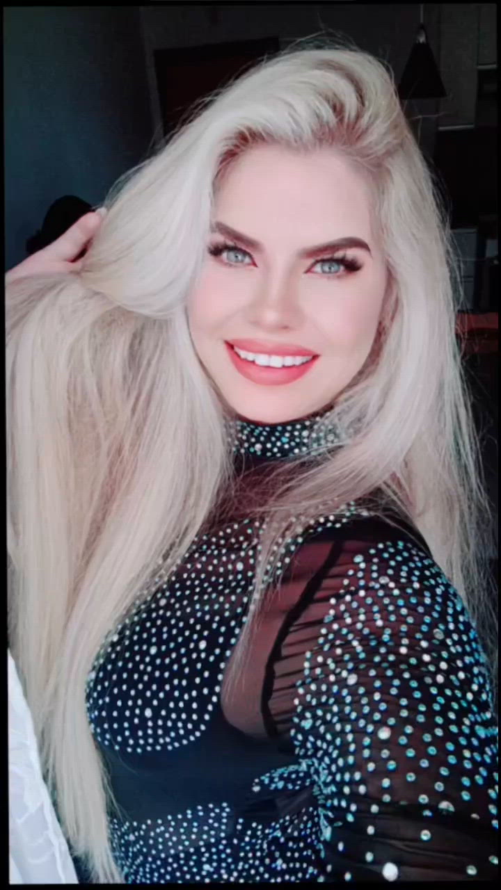 Vídeo Clara Mel, Cachoeiro de Itapemirim ES - Italiana branquinha - Clique para assistir