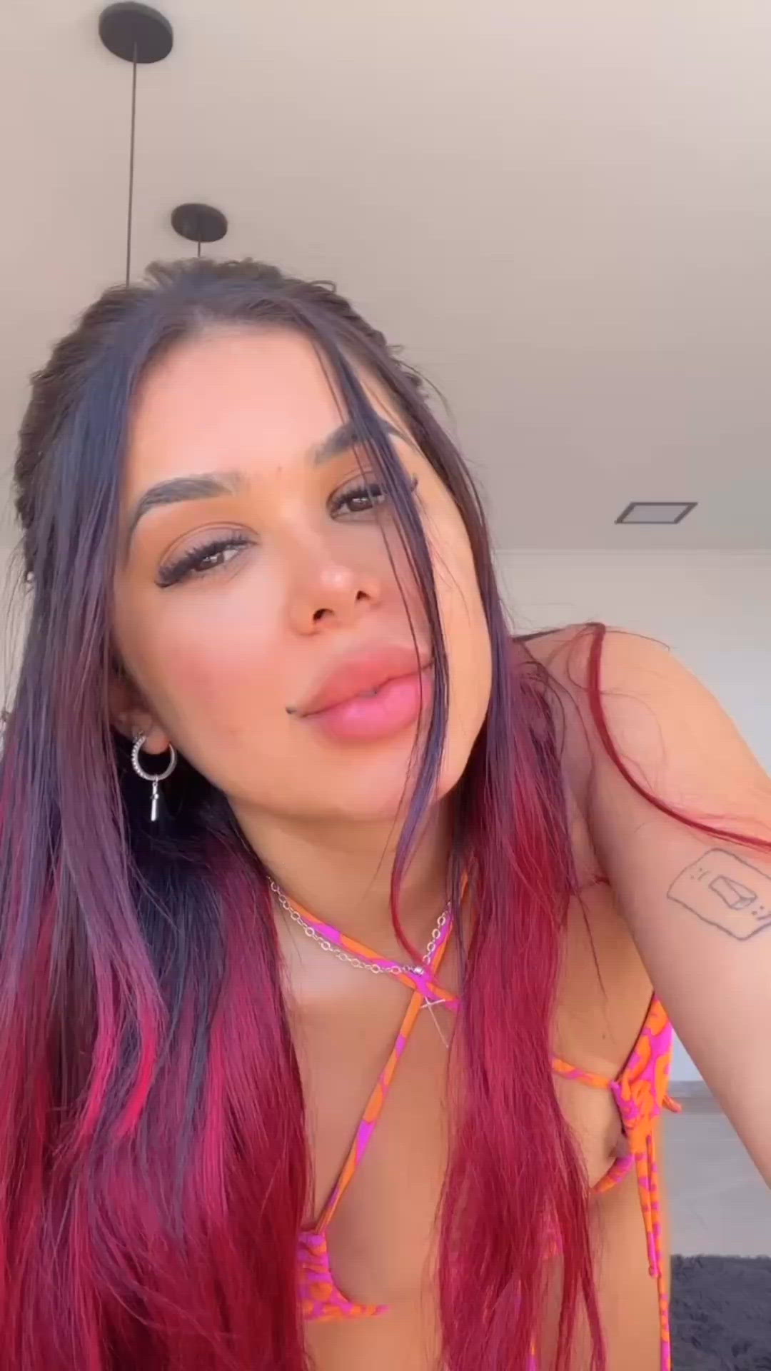 Vídeo Eduarda Nobre, Vitória ES - Ruiva, tatuada e inesquecível - Clique para assistir