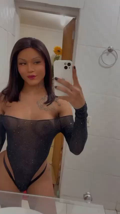 Vídeo Emilly Fernanda, Governador Valadares MG - Trans dotada - Clique para assistir