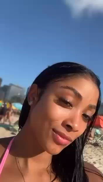 Vídeo Júlia Lopes, Vitória ES - Carioca quente, adoro gozar no sexo oral