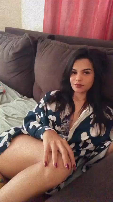 Vídeo Lara Lopes, Castelo ES - Ninfetinha linda - Clique para assistir