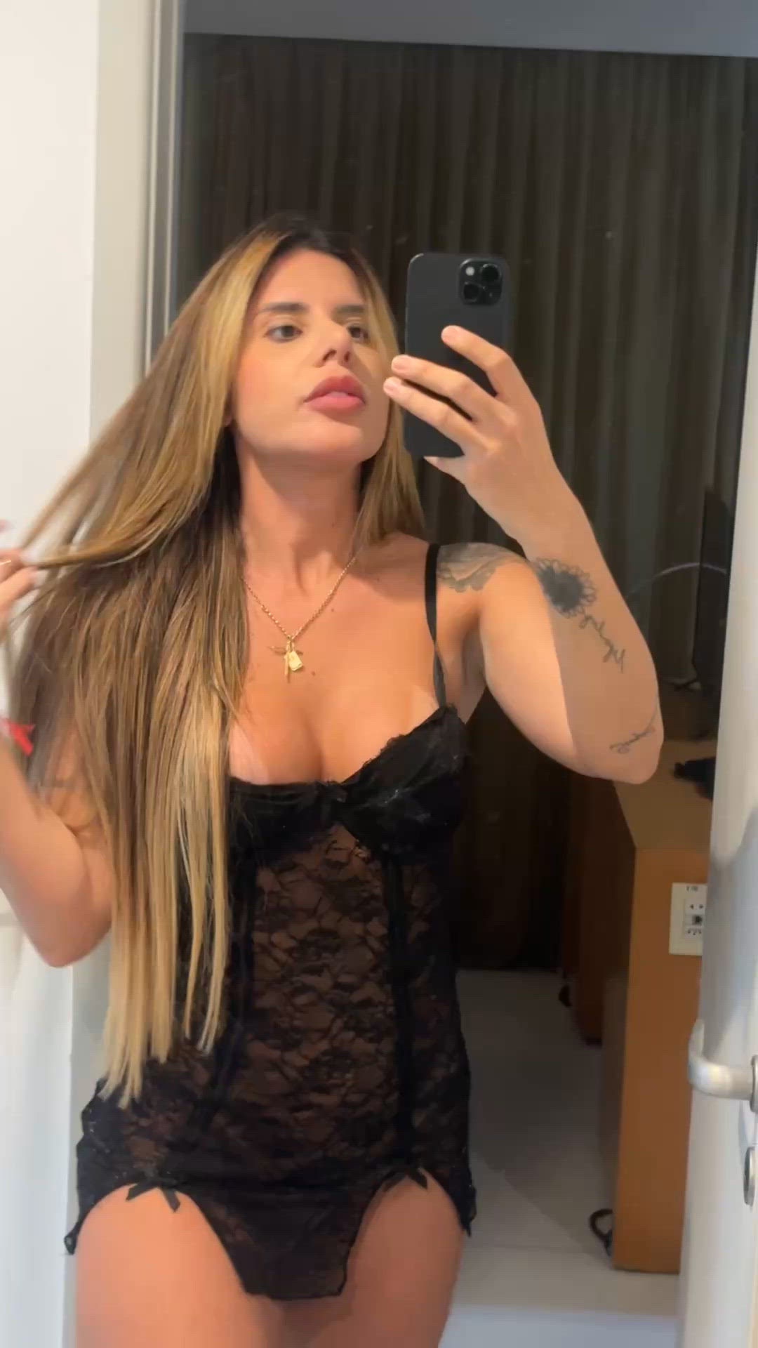 Vídeo Lauren Knoop, Vitória ES - Carioca, atendimento alto padrão - Clique para assistir