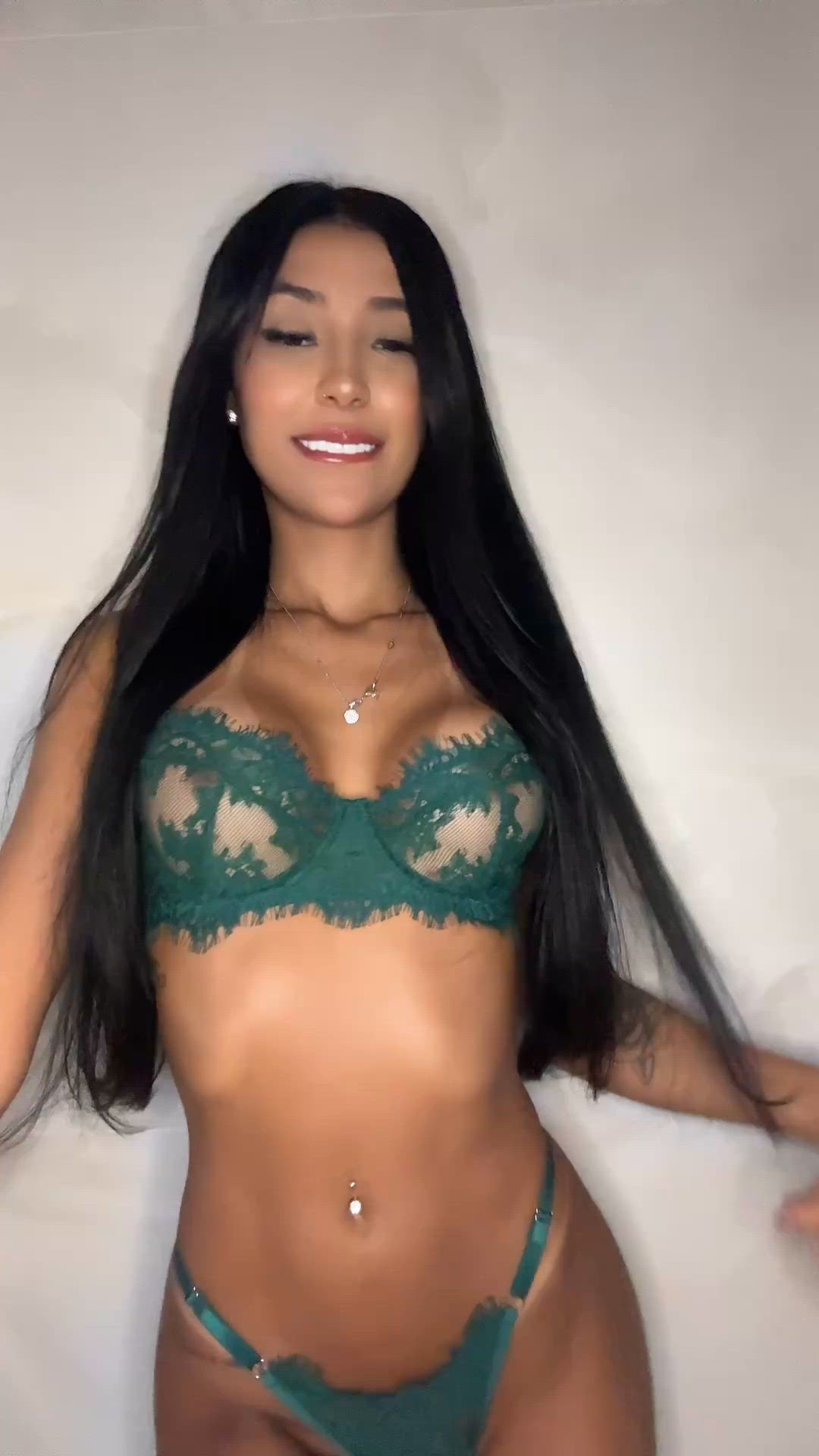 Vídeo Letícia Souza, Vila Velha ES - Ninfeta provocante - Clique para assistir