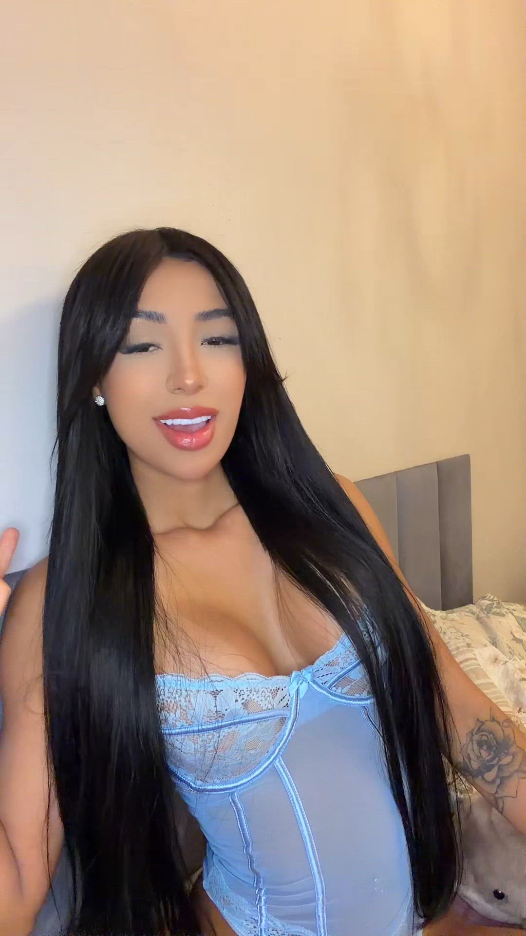 Vídeo Letícia Souza, Vila Velha ES - Ninfeta provocante - Clique para assistir