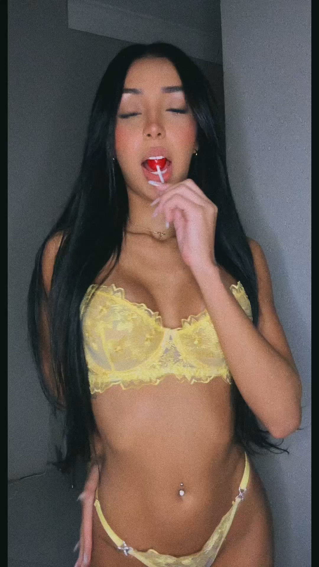 Vídeo Letícia Souza, Vila Velha ES - Ninfeta provocante - Clique para assistir