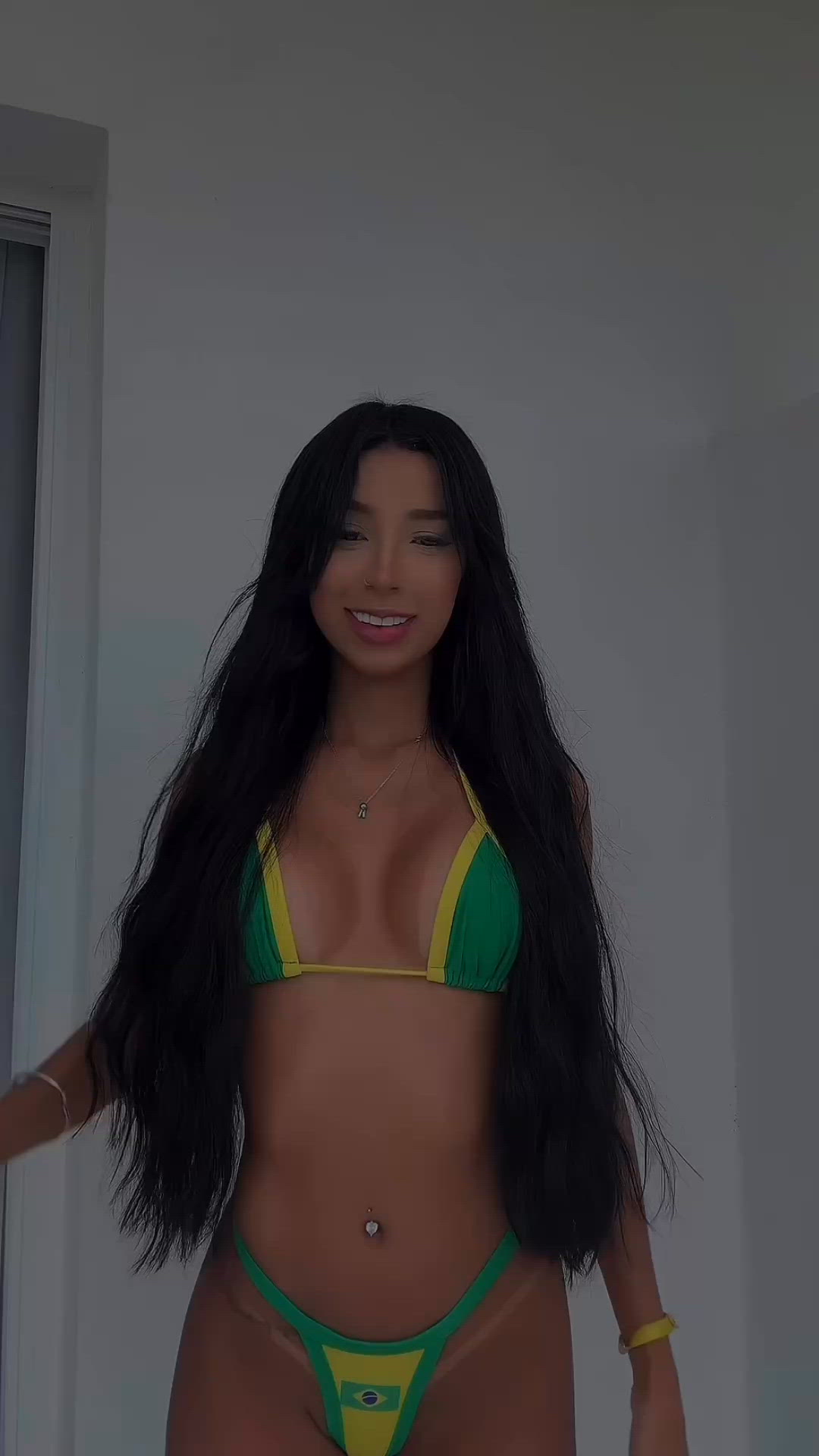 Vídeo Letícia Souza, Vila Velha ES - Ninfeta provocante - Clique para assistir