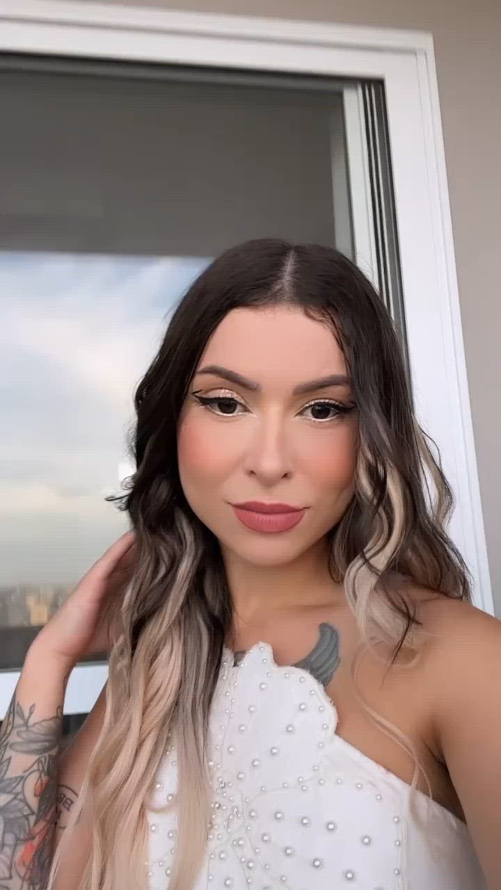 Vídeo Manuele, Vitória ES - Presencial, virtual, com massagem e à casais - Clique para assistir