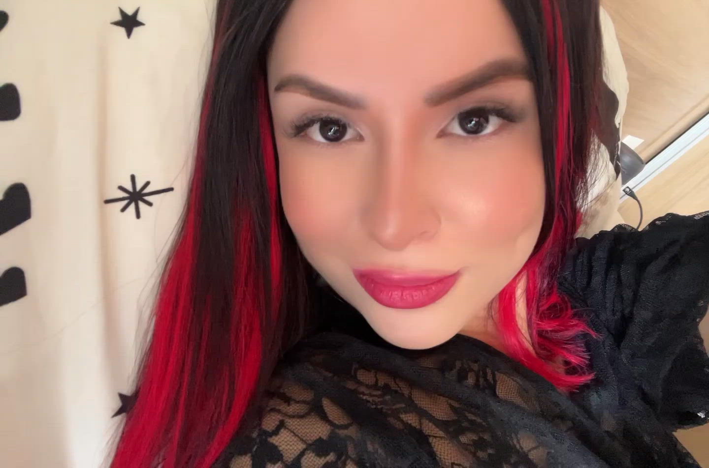 Vídeo Manuele, Vitória ES - Presencial, virtual, com massagem e à casais - Clique para assistir