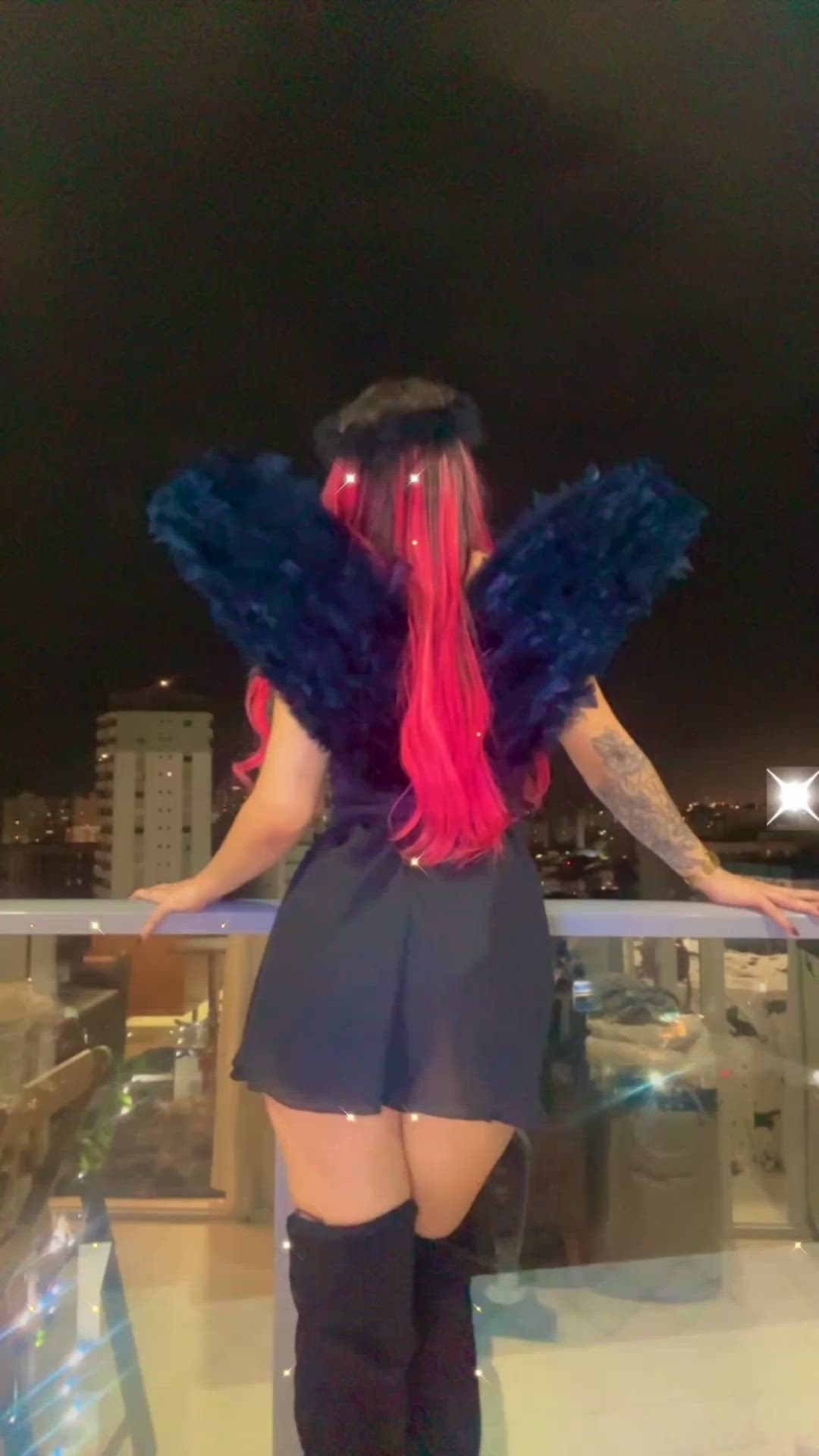 Vídeo Manuele, Vitória ES - Presencial, virtual, com massagem e à casais - Clique para assistir