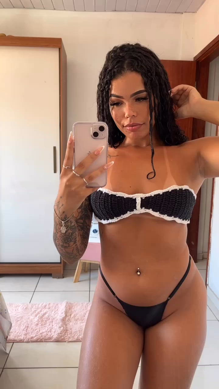 Vídeo Nati Salles, Cariacica ES - Cacheada tatuada