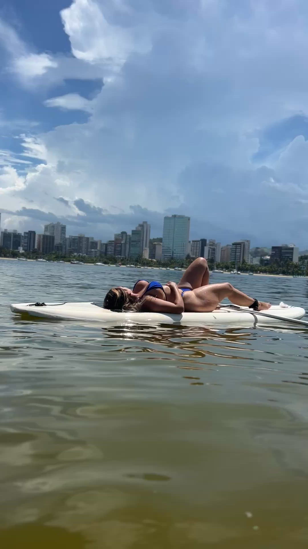 Vídeo Nina Oliveira, Vitória ES - Rainha do boquete - Clique para assistir