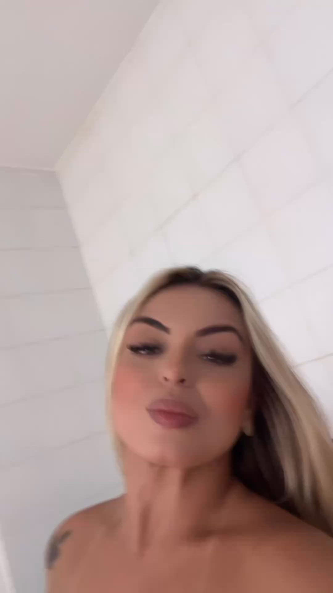 Vídeo Nina Oliveira, Vitória ES - Rainha do boquete