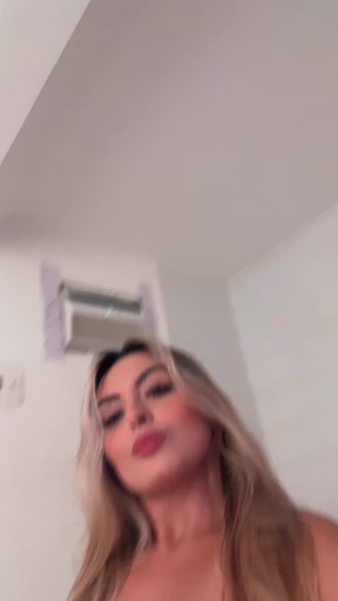 Vídeo Nina Oliveira, Vitória ES - Rainha do boquete