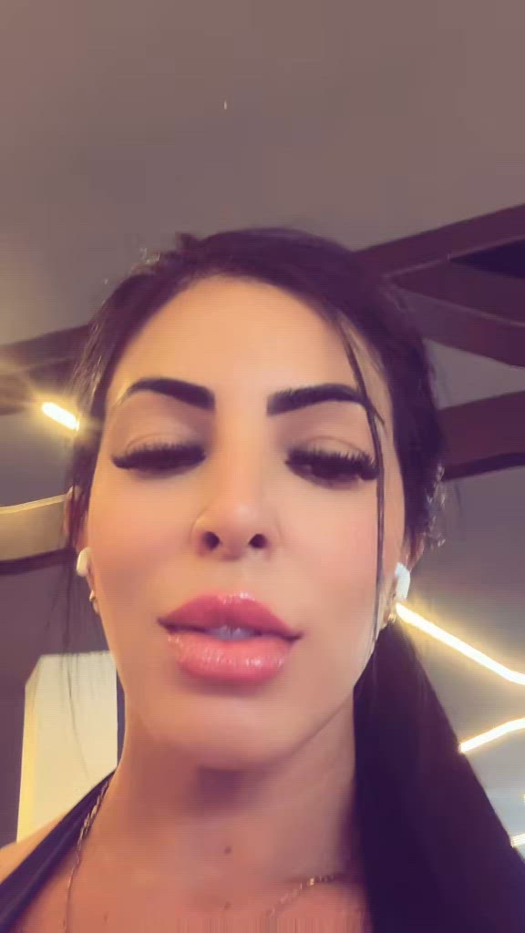 Vídeo Nycoli Ferrari, Vitória ES - Acompanhante de luxo - Clique para assistir