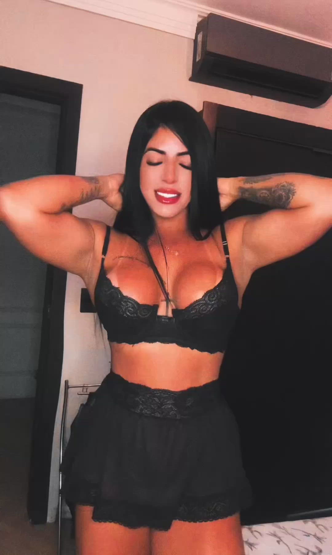 Vídeo Nycoli Ferrari, Vitória ES - Acompanhante de luxo - Clique para assistir