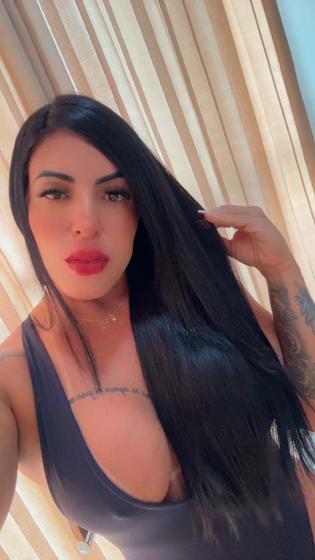 Vídeo Nycoli Ferrari, Vitória ES - Acompanhante de luxo - Clique para assistir