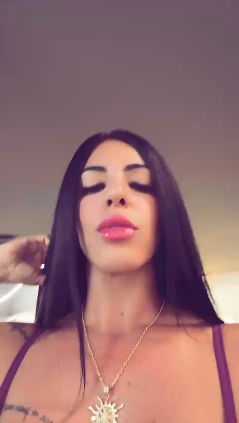 Vídeo Nycoli Ferrari, Vitória ES - Acompanhante de luxo - Clique para assistir
