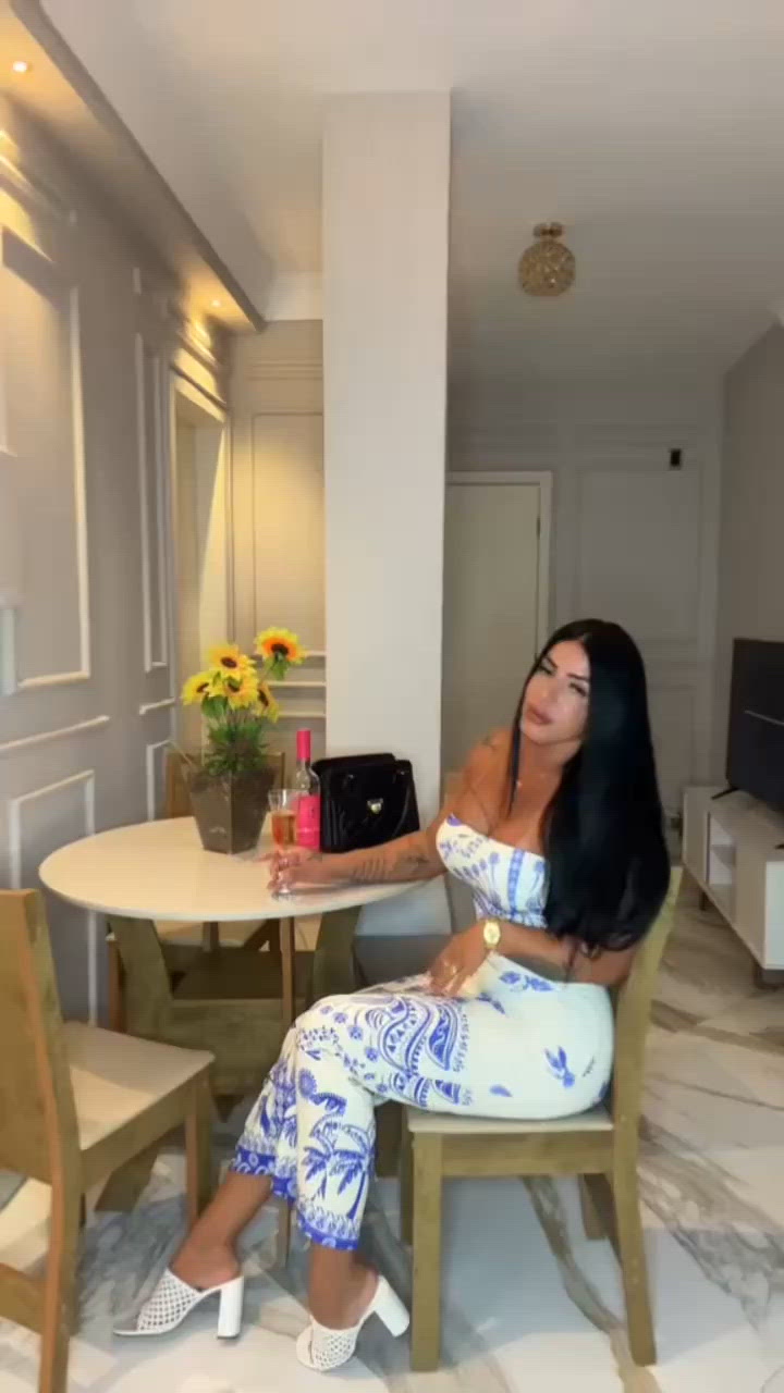 Vídeo Nycoli Ferrari, Vitória ES - Acompanhante de luxo - Clique para assistir