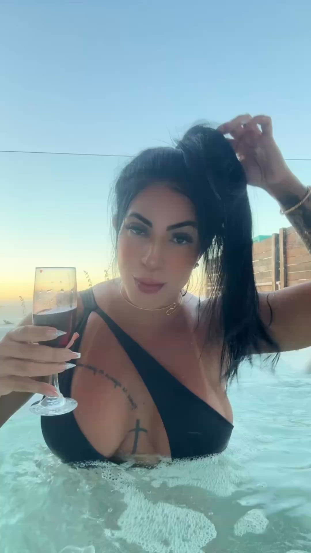 Vídeo Nycoli Ferrari, Vitória ES - Acompanhante de luxo - Clique para assistir