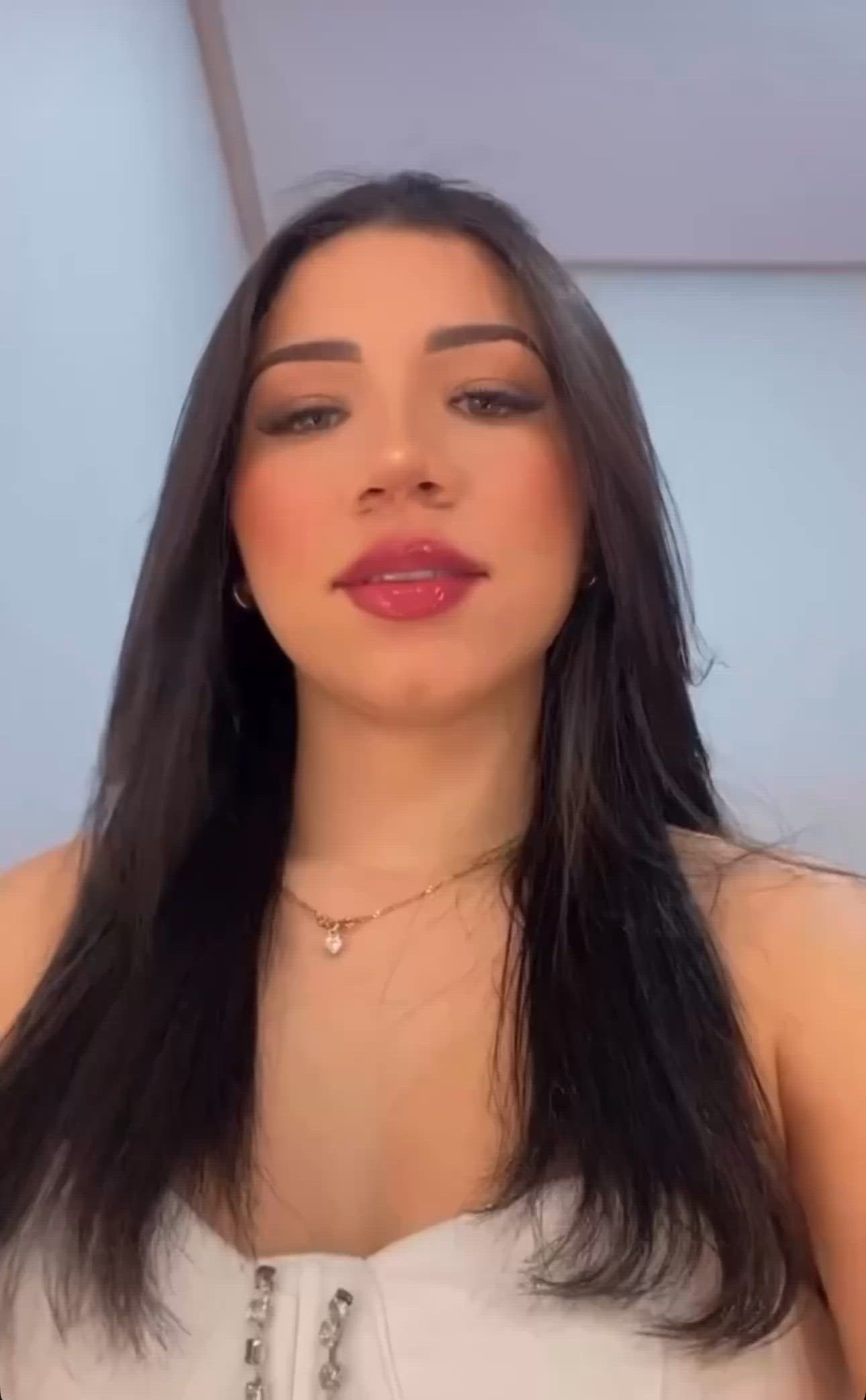 Vídeo Paloma Sanches, Vitória ES - Ninfetinha insaciável - Clique para assistir