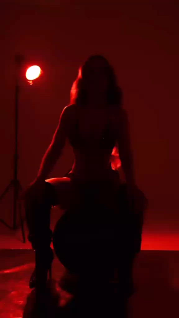 Vídeo Paola, Vitória ES - Cia de alto nível