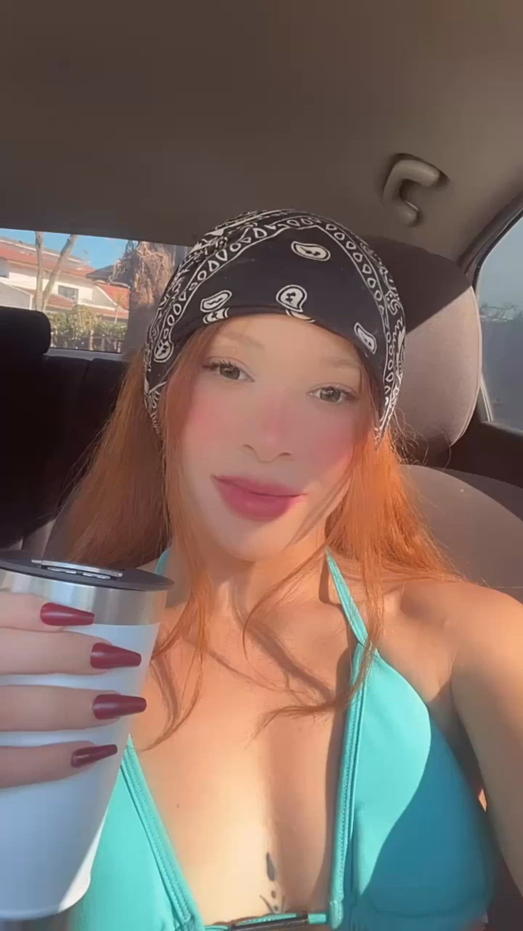 Vídeo Saiury Monasco, Vitória ES - Uma linda mulher, irresistível e elegante em temporada