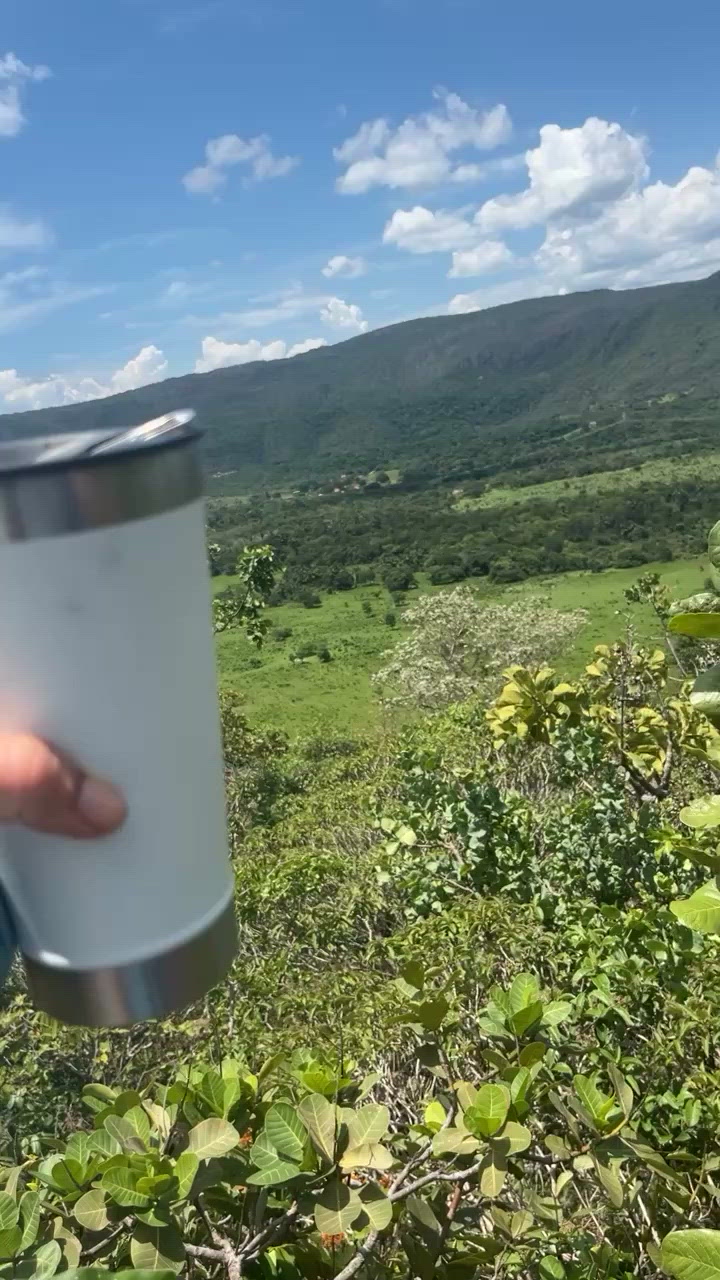 Vídeo Saiury Monasco, Vitória ES - Japinha do natural e completo - atendimento premium