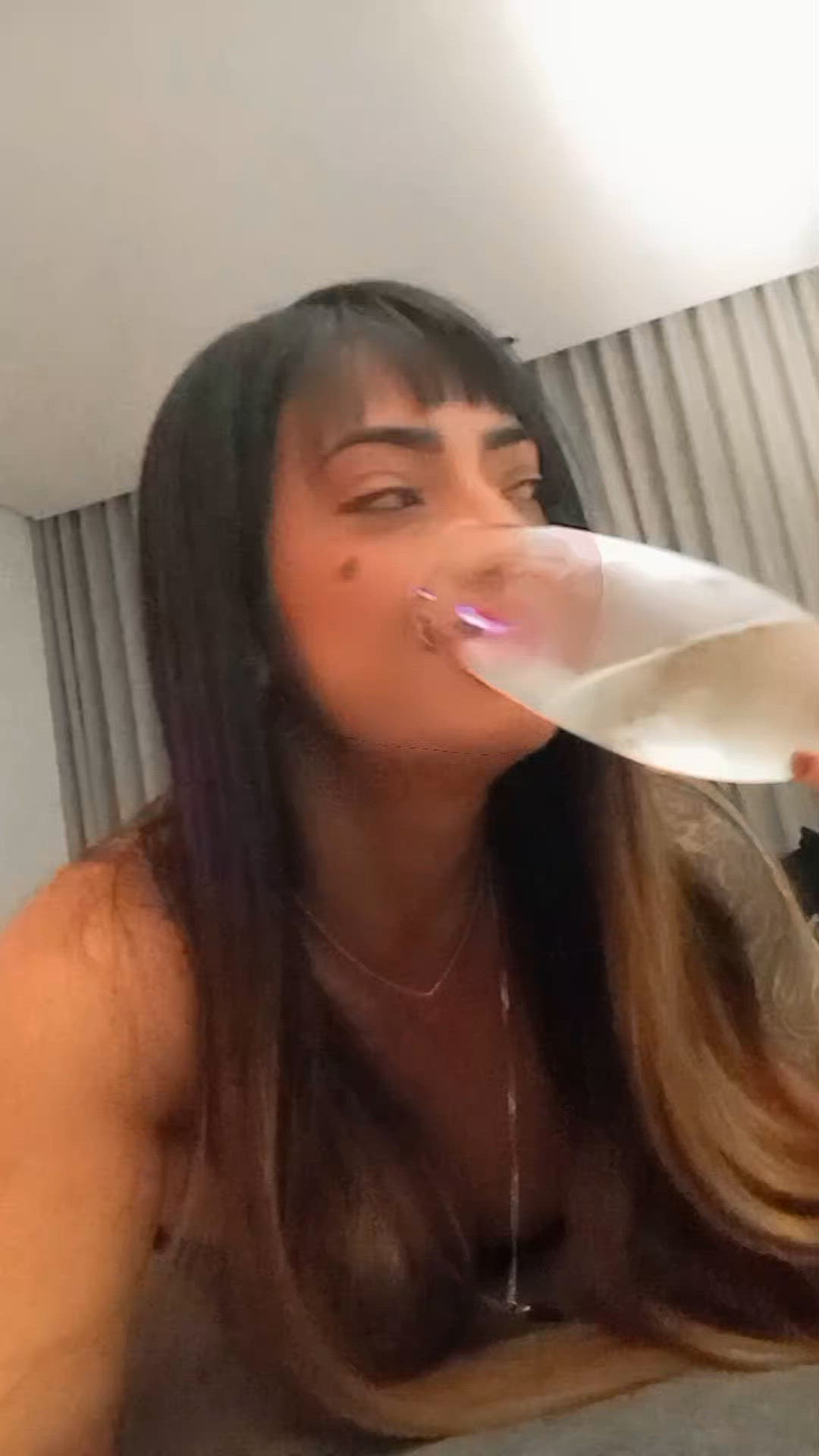 Vídeo Serena Bardot, Vitória ES - Carioca de luxo, puro charme, delírio e sensação - Clique para assistir