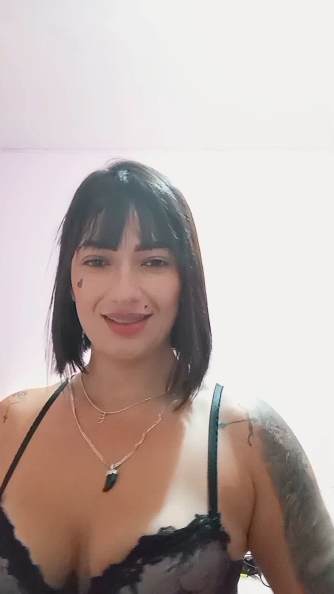 Vídeo Serena Bardot, São Mateus ES - Carioca de luxo, puro charme, delírio e sensação - Clique para assistir