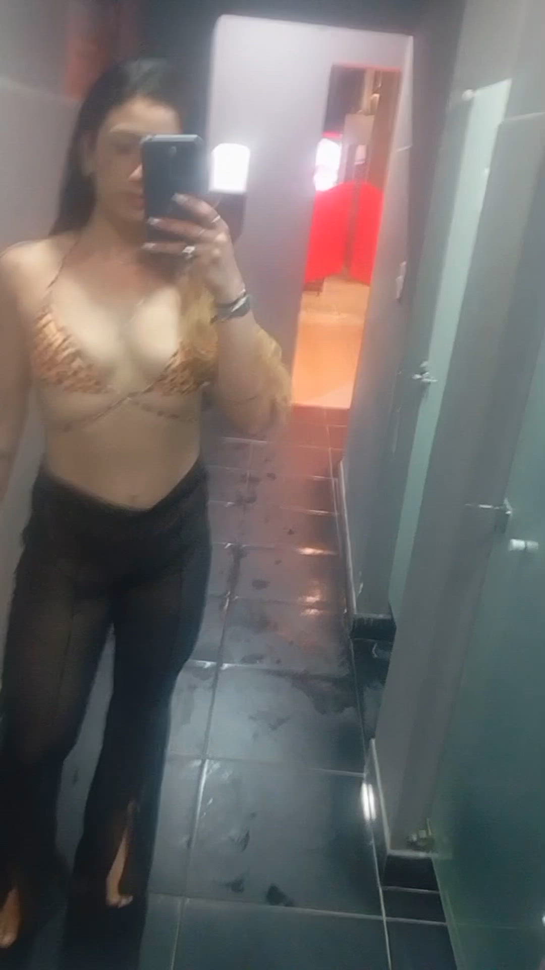 Vídeo Serena Bardot, São Mateus ES - Carioca de luxo, puro charme, delírio e sensação - Clique para assistir